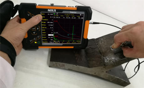 SIUI Smartor Highly Portable Digital Ultrasonic Flaw Detector Screenshot Testing an Angle Weld